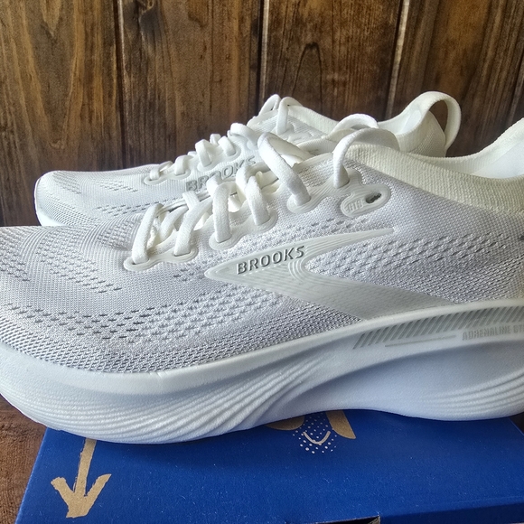 Women's Brooks Adrenaline 25 Size 7.5 Medium - Picture 4 of 12